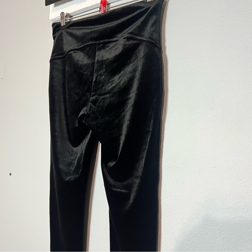 Spanx Velvet Black High Waisted Leggings Size Large Fall Holidays Christmas - Picture 8 of 9